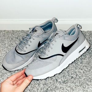 Womens Gray Nike Airmax Thea Tennis Shoes, size 7
